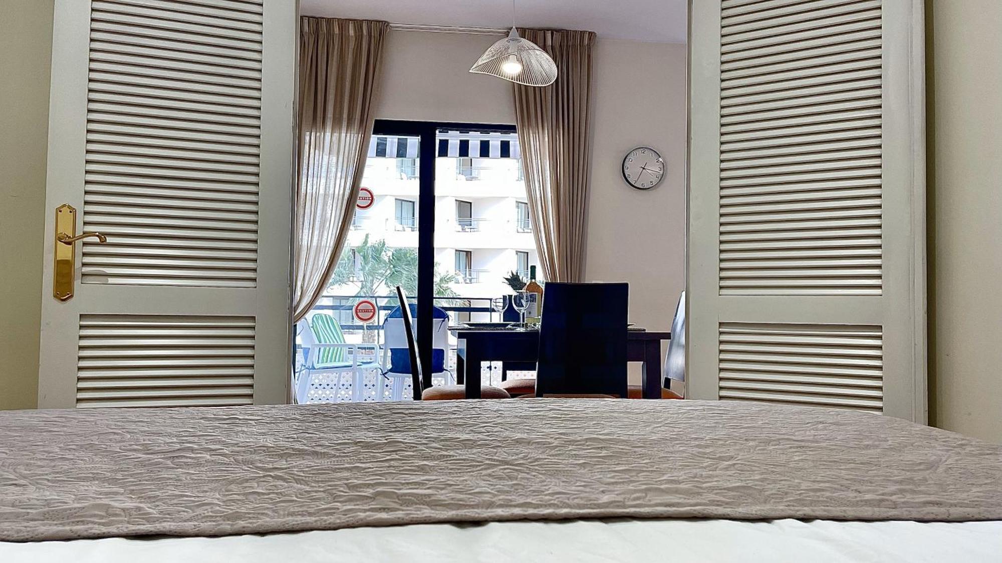 Beachfront 1Br Apartment In Center Of Marbella! Екстер'єр фото